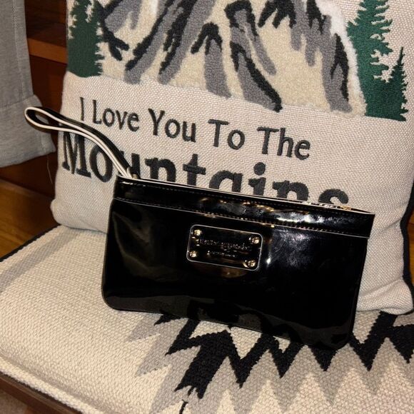 Kate Spade Glossy Black Wristlet - Picture 1 of 9